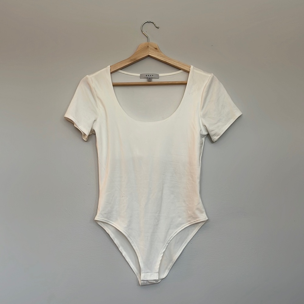 Short sleeve bodysuit